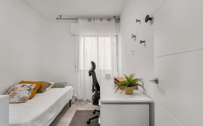 Revente - Appartement -
Torrevieja - Playa de los Locos