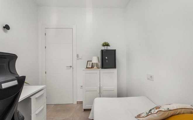 Revente - Appartement -
Torrevieja - Playa de los Locos