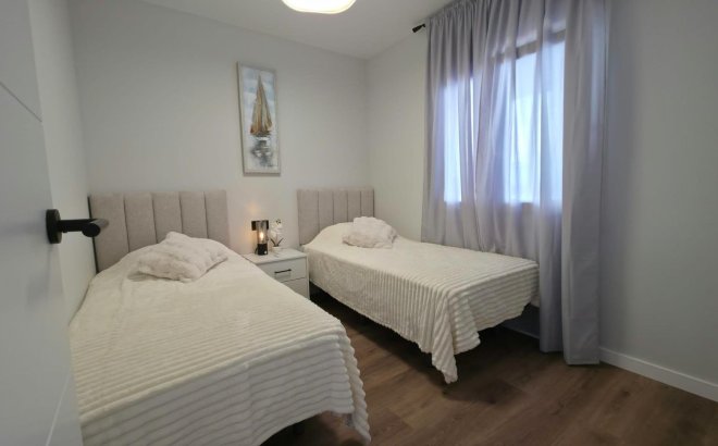 Revente - Bungalow -
Torrevieja - Zona Los Frutales