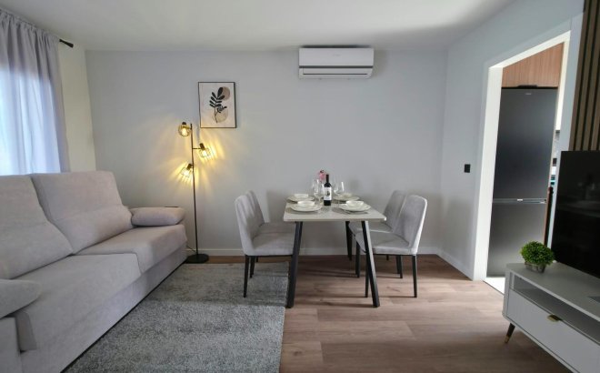 Revente - Bungalow -
Torrevieja - Zona Los Frutales