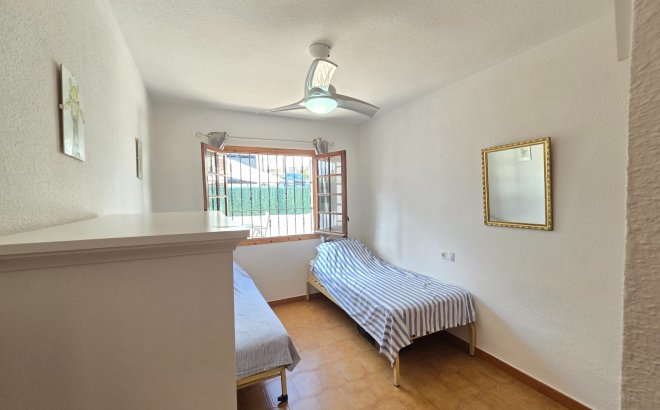 Revente - Town House -
Villamartin - Costa Blanca