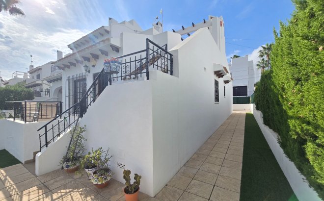 Revente - Town House -
Villamartin - Costa Blanca