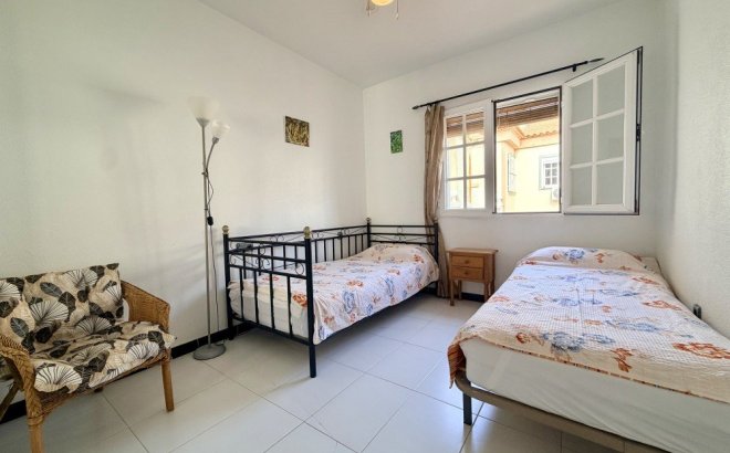 Resale - Bungalow -
Torrevieja - Costa Blanca