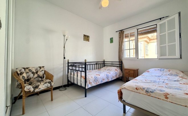 Resale - Bungalow -
Torrevieja - Costa Blanca