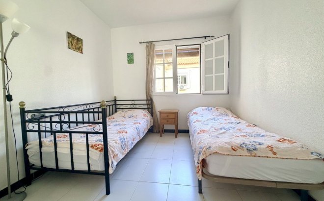 Resale - Bungalow -
Torrevieja - Costa Blanca