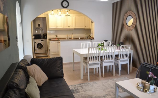Resale - Apartment -
Orihuela Costa - Las Filipinas