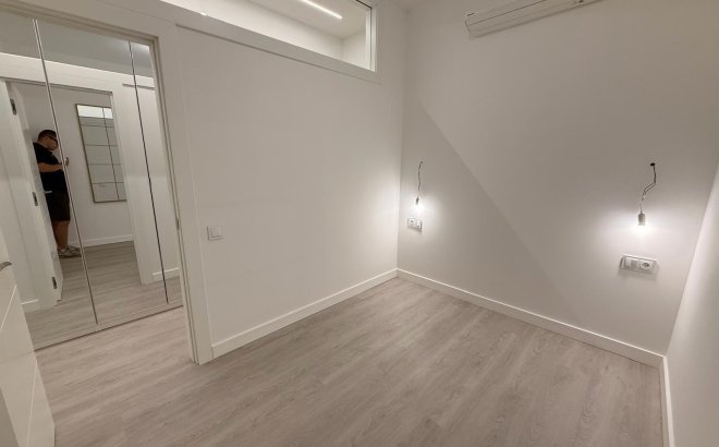 Revente - Appartement -
Torrevieja - Playa del Cura