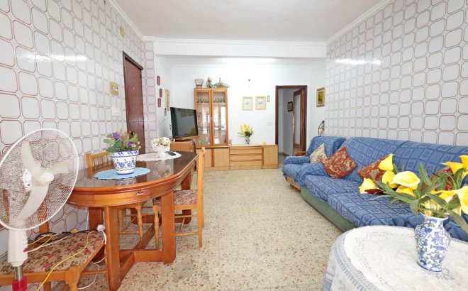 Revente - Appartement -
Torrevieja - La Mata Pueblo