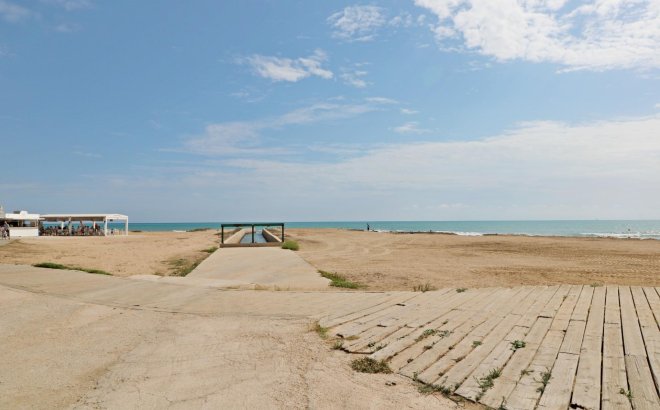 Revente - Appartement -
Torrevieja - La Mata Pueblo