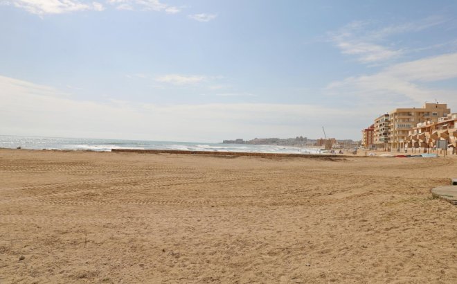 Revente - Appartement -
Torrevieja - La Mata Pueblo