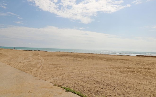 Revente - Appartement -
Torrevieja - La Mata Pueblo