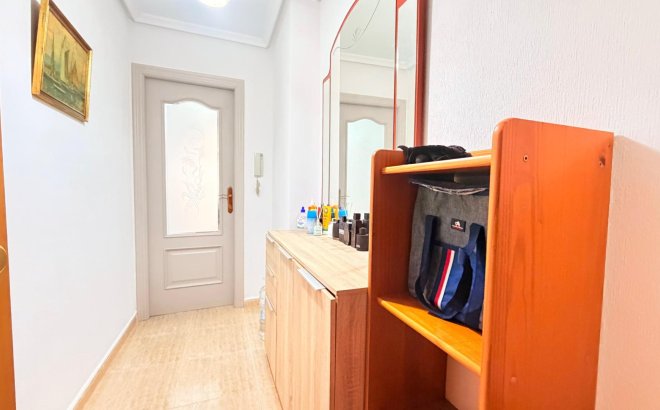 Revente - Appartement -
Torrevieja - Centro - Muelle Pesquero