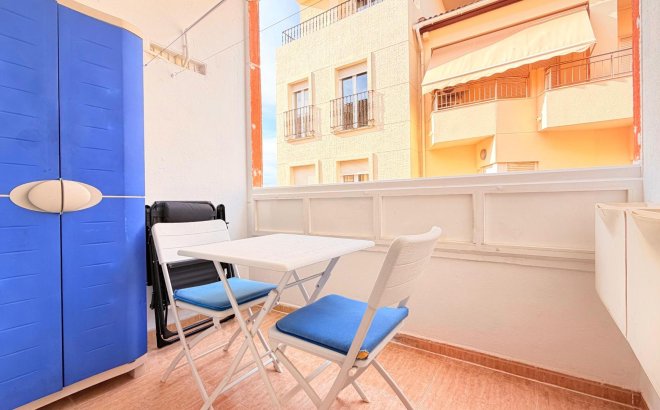 Revente - Appartement -
Torrevieja - Centro - Muelle Pesquero