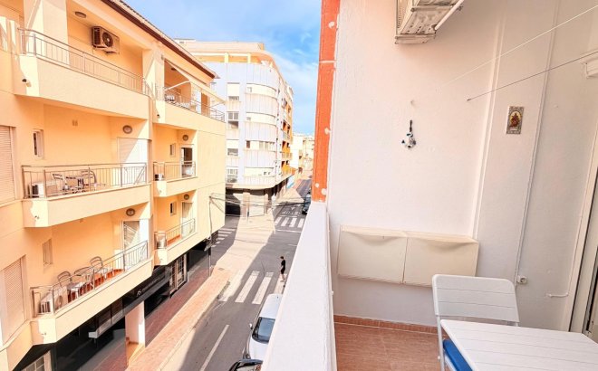 Revente - Appartement -
Torrevieja - Centro - Muelle Pesquero