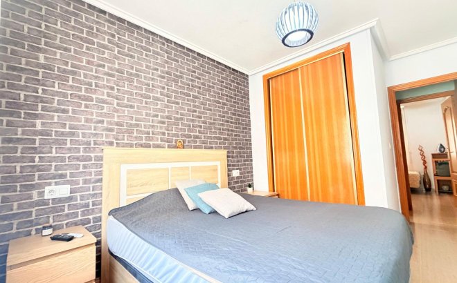 Revente - Appartement -
Torrevieja - Centro - Muelle Pesquero