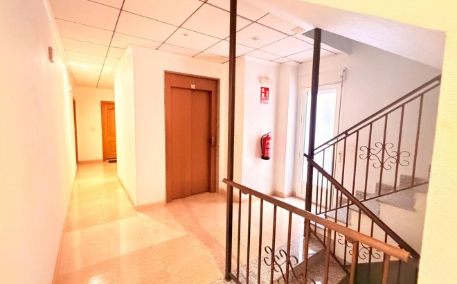 Revente - Appartement -
Torrevieja - Centro - Muelle Pesquero