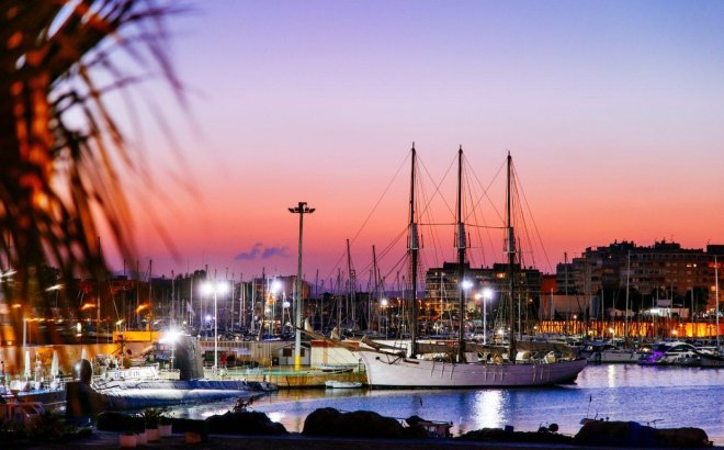Revente - Appartement -
Torrevieja - Centro - Muelle Pesquero