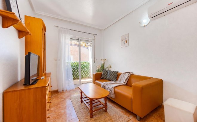 Resale - Apartment -
Torrevieja - Centro