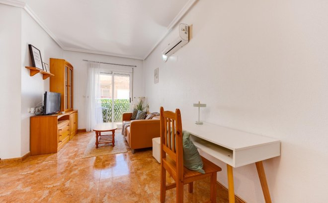 Resale - Apartment -
Torrevieja - Centro