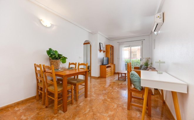 Resale - Apartment -
Torrevieja - Centro