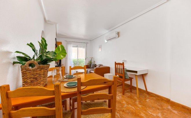 Resale - Apartment -
Torrevieja - Centro