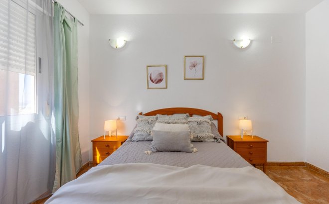 Resale - Apartment -
Torrevieja - Centro
