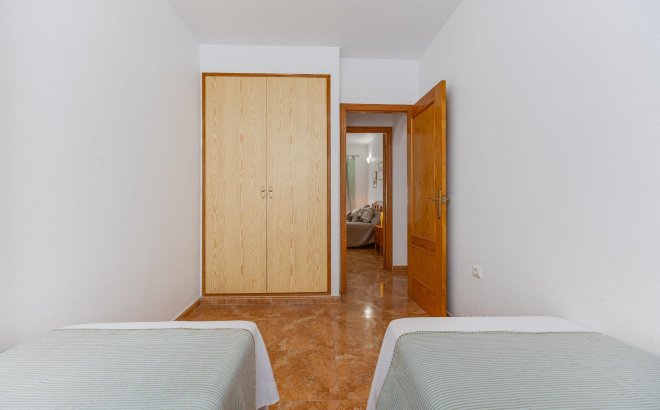 Resale - Apartment -
Torrevieja - Centro