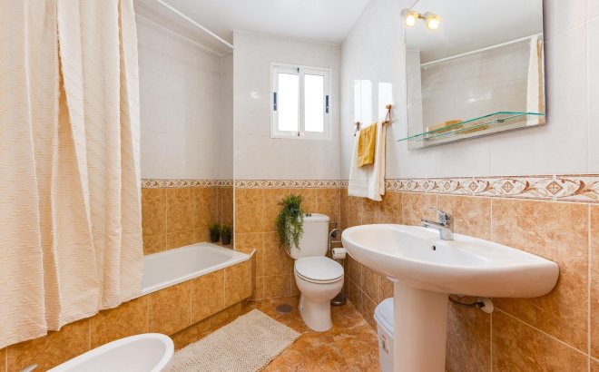 Resale - Apartment -
Torrevieja - Centro