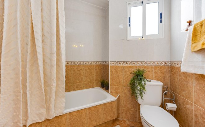Resale - Apartment -
Torrevieja - Centro