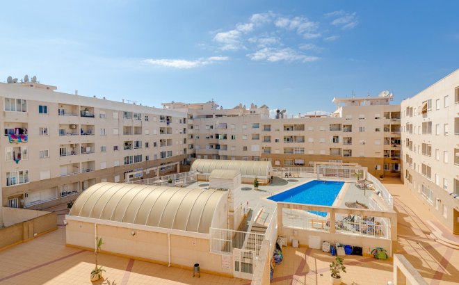 Resale - Apartment -
Torrevieja - Centro