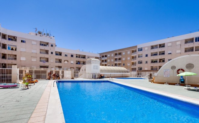 Resale - Apartment -
Torrevieja - Centro