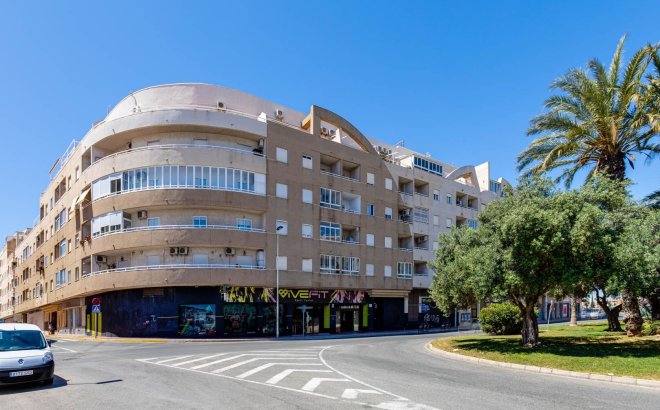 Resale - Apartment -
Torrevieja - Centro