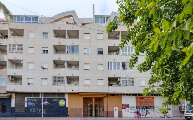 Resale - Apartment -
Torrevieja - Centro