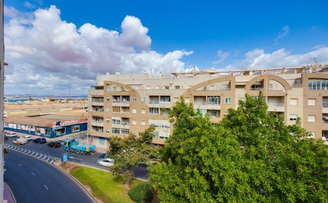 Resale - Apartment -
Torrevieja - Centro