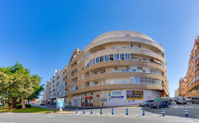 Resale - Apartment -
Torrevieja - Centro