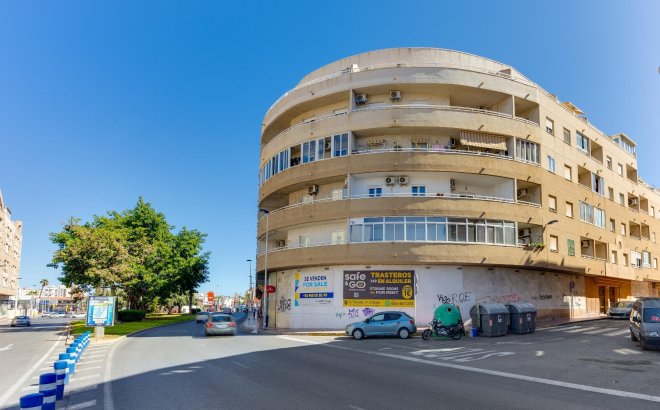Resale - Apartment -
Torrevieja - Centro