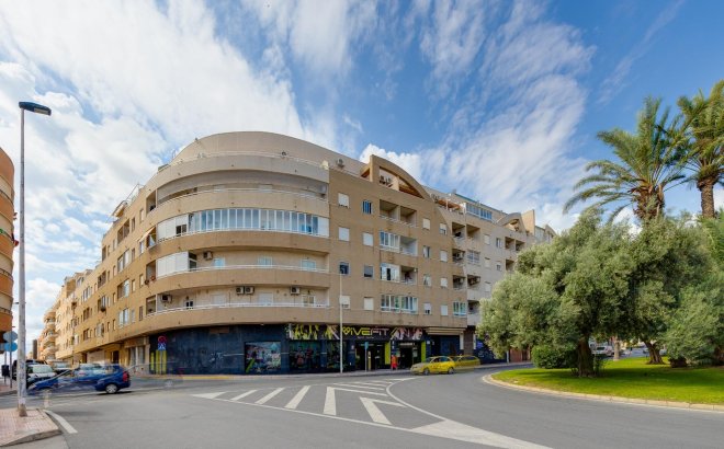 Resale - Apartment -
Torrevieja - Centro