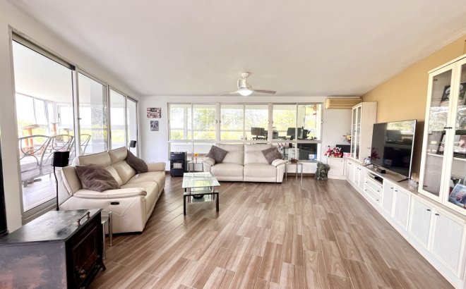 Resale - Villa -
Pinar de Campoverde - Inland