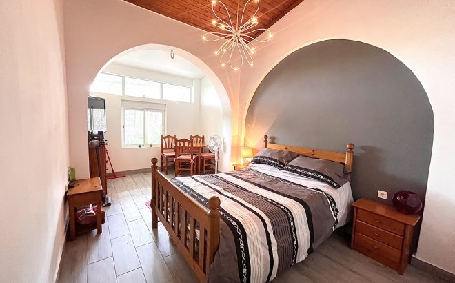 Resale - Villa -
Pinar de Campoverde - Inland
