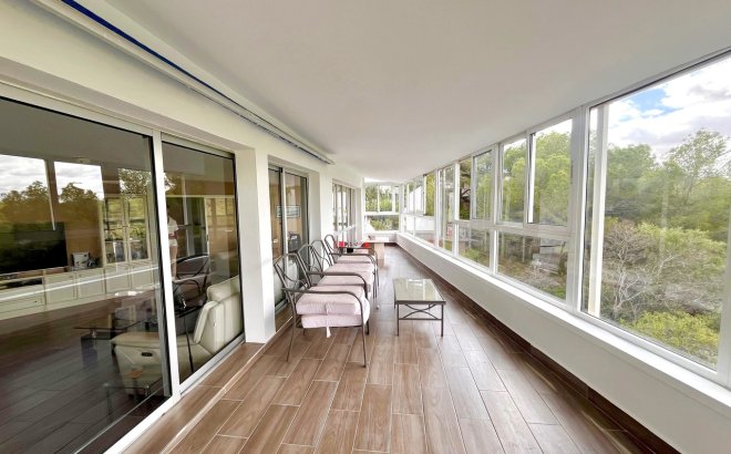 Resale - Villa -
Pinar de Campoverde - Inland