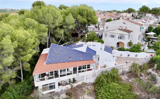 Resale - Villa -
Pinar de Campoverde - Inland