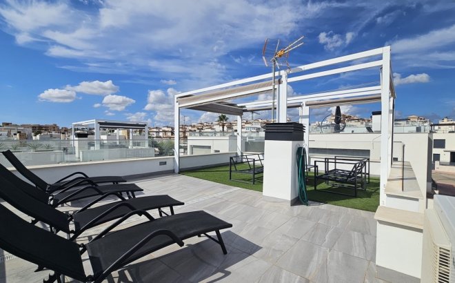 Resale - Villa -
Villamartin - Costa Blanca
