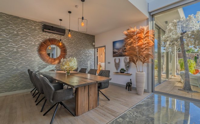 Resale - Villa -
Benijofar - Costa Blanca