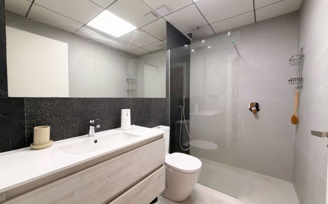 Resale - Apartment -
Lo Crispin - Inland