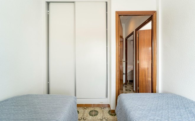 Resale - Dúplex -
Torrevieja - Playa De Los Naufragos