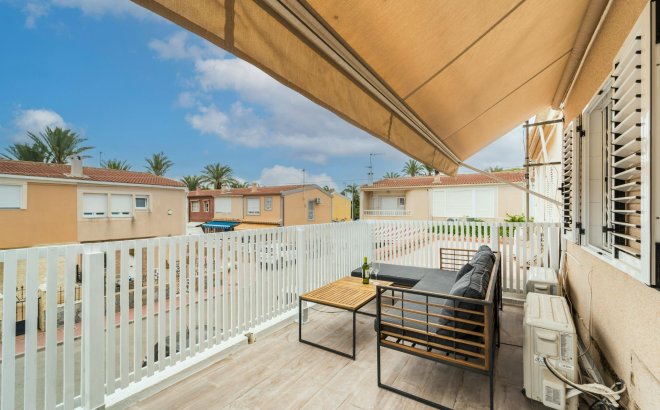 Resale - Dúplex -
Torrevieja - Playa De Los Naufragos