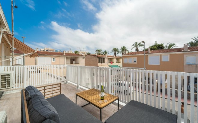 Resale - Dúplex -
Torrevieja - Playa De Los Naufragos