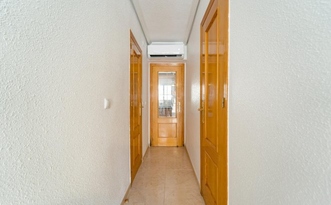 Resale - Dúplex -
Torrevieja - Playa De Los Naufragos