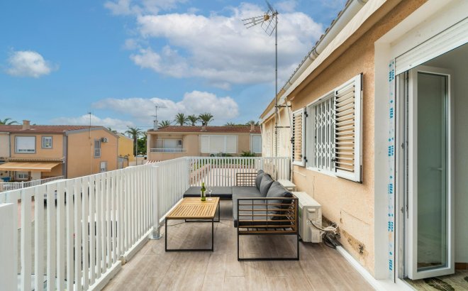Resale - Dúplex -
Torrevieja - Playa De Los Naufragos