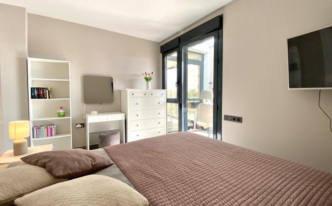 Resale - Bungalow -
Orihuela Costa - Las Ramblas